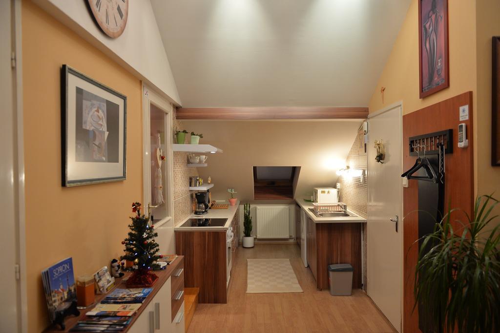 Sopron Eszter Apartman Pokoj fotografie